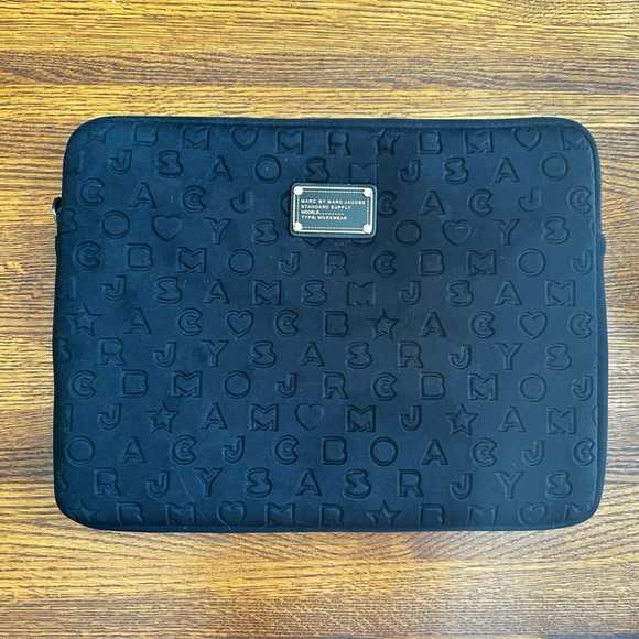 Marc by Marc Jacob’s Laptop Sleeve - Fits 13-15” - Picture 2 of 5